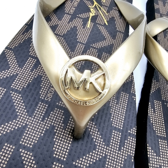 Michael Kors Jet Set Signature Flip Flops Gold Logo NWOT Women's size 11 - Picture 4 of 11